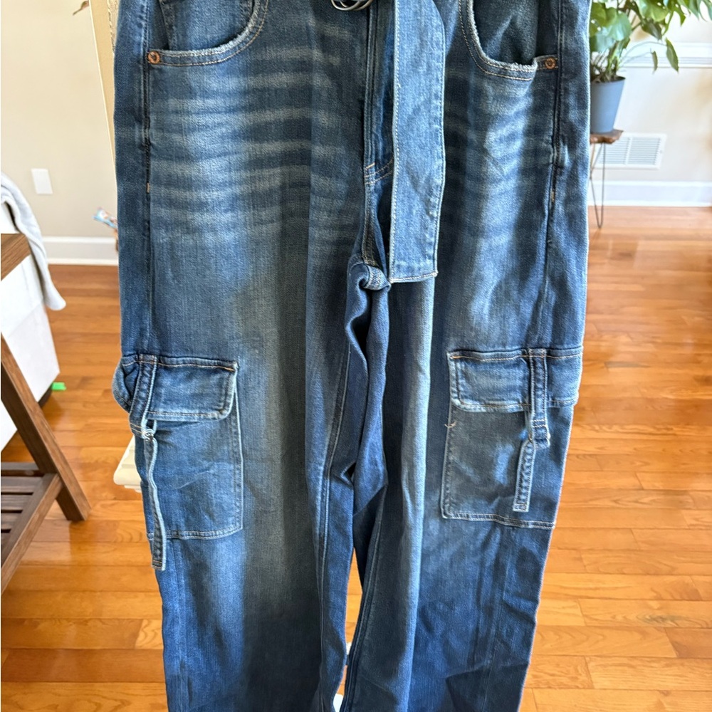 American Eagle Outfitters woman’s Blue Cargo Pants